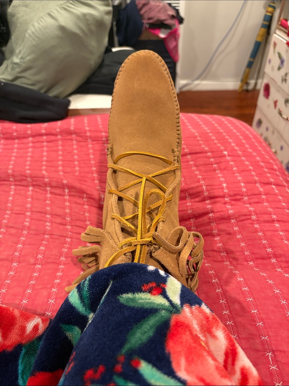 Minnetonka boots - Picture 9 of 10
